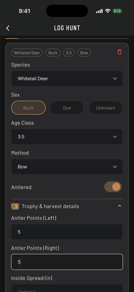 Log Hunt screen for a whitetail deer: buck, age class 3.5, bow, antlered, with 5 antler points left and right